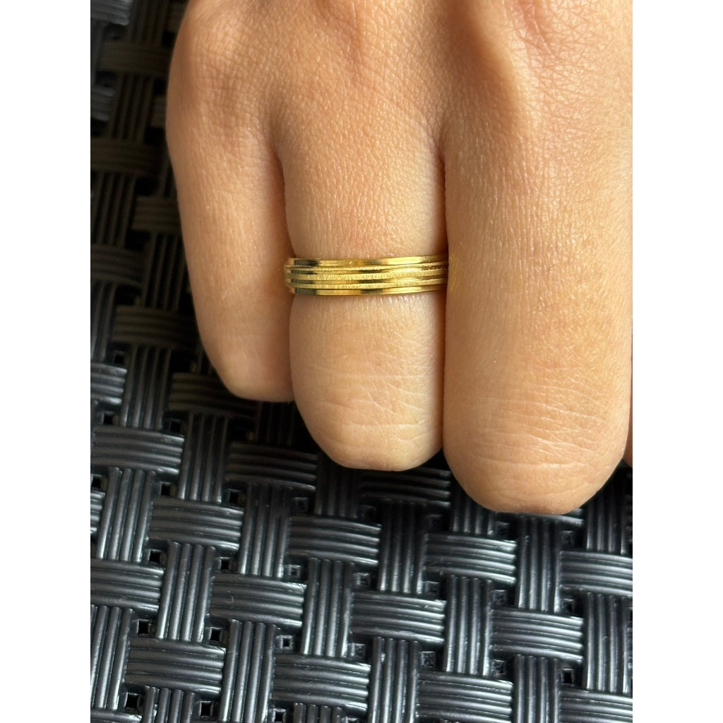 Aliança de Aço Inoxidável Dourada – Beleza e Durabilidade para Eternizar Seu Amor