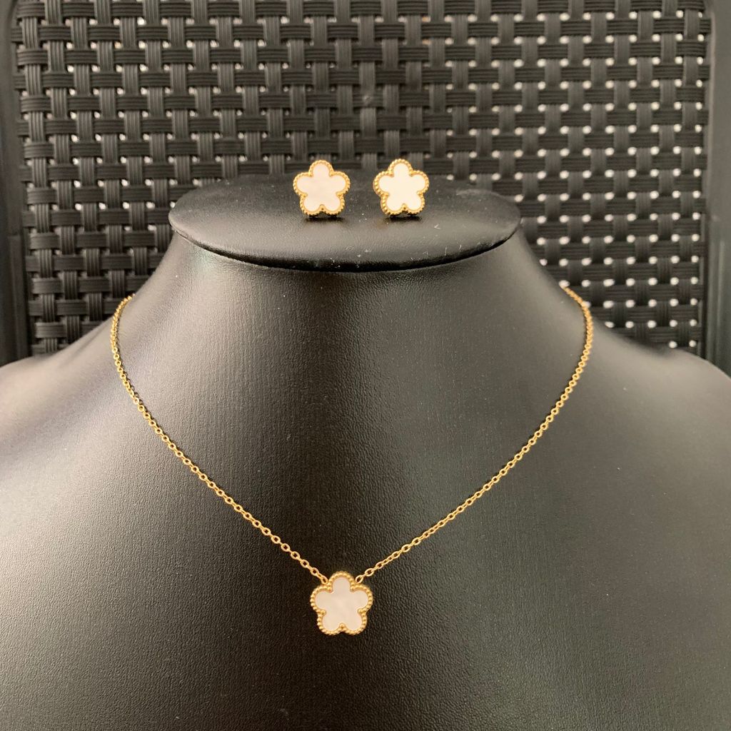 Colar feminino flor - Aço inoxidável