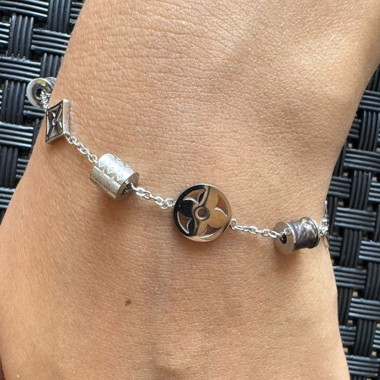 Pulseira Feminino Charms Fashion – Aço Inoxidável Prateado