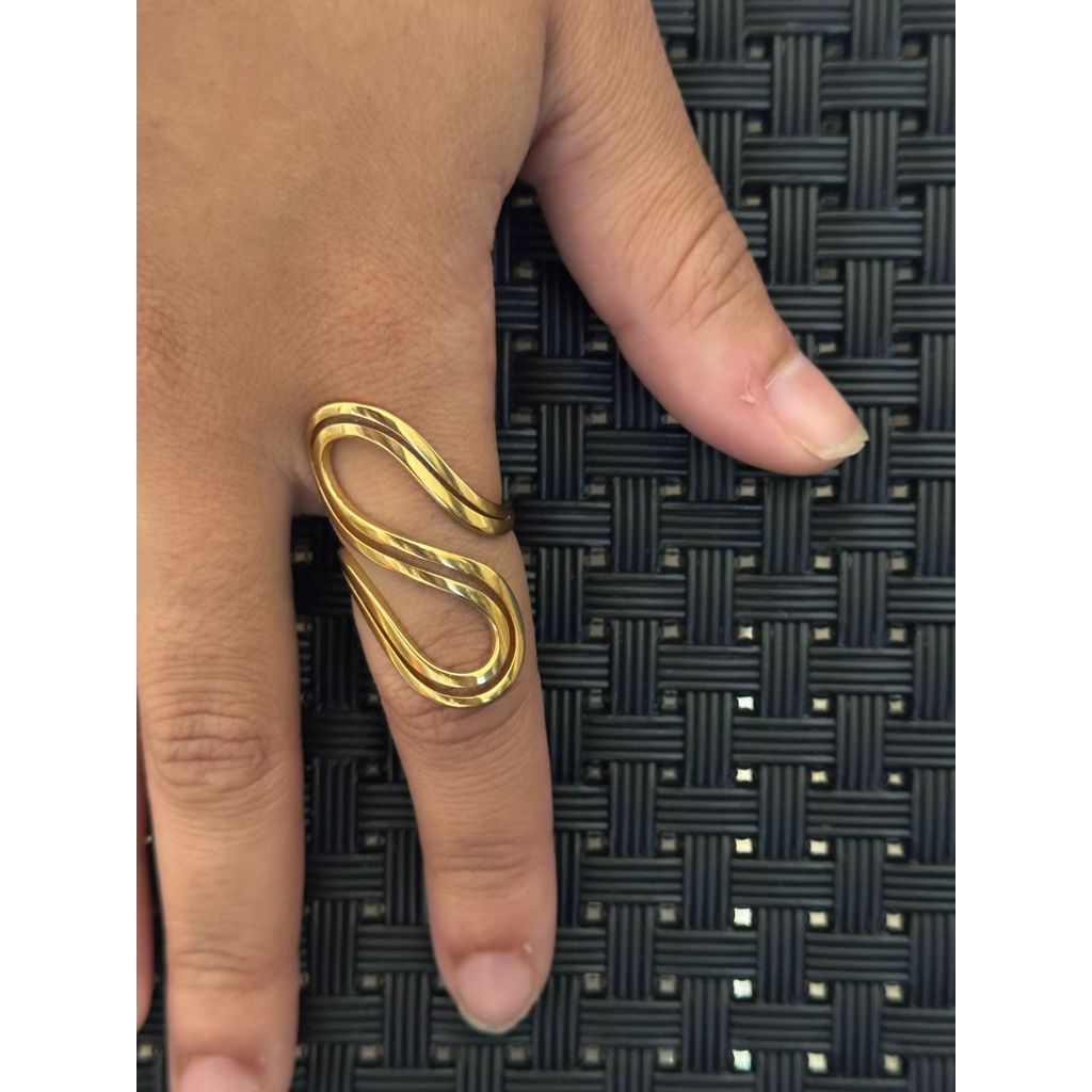 Anel feminino curvas douradas -  Aço inoxidável