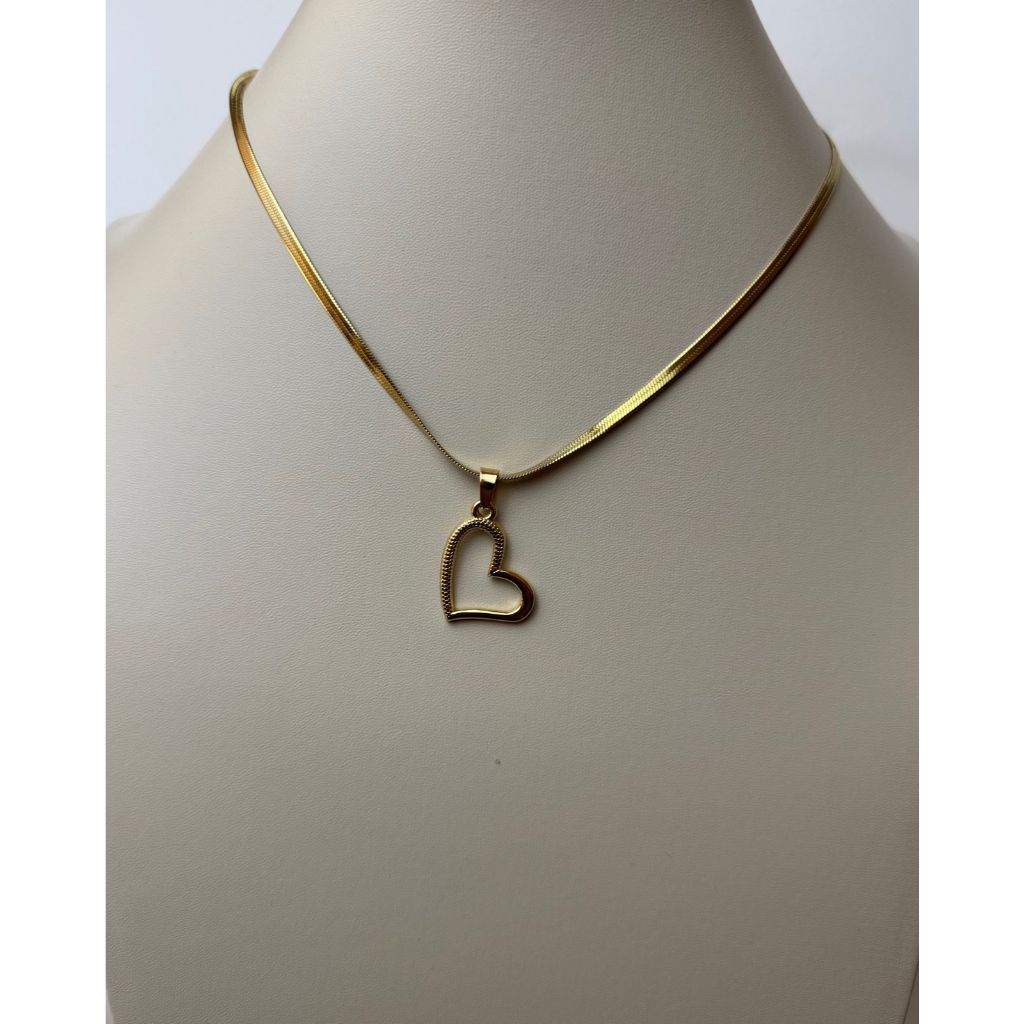 Colar feminino coração vazado - Aço Inoxidável