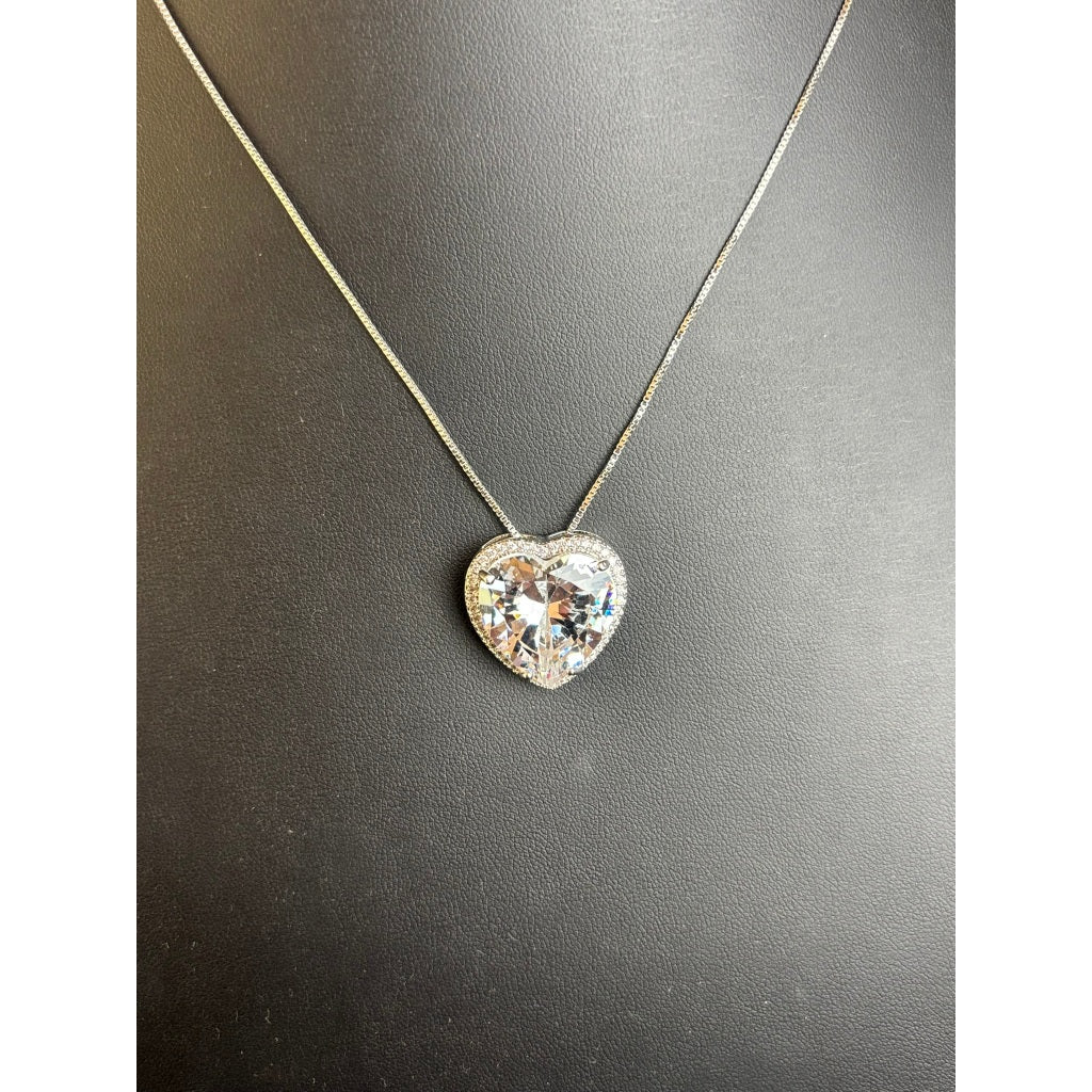 Colar feminino Corações de Luxo