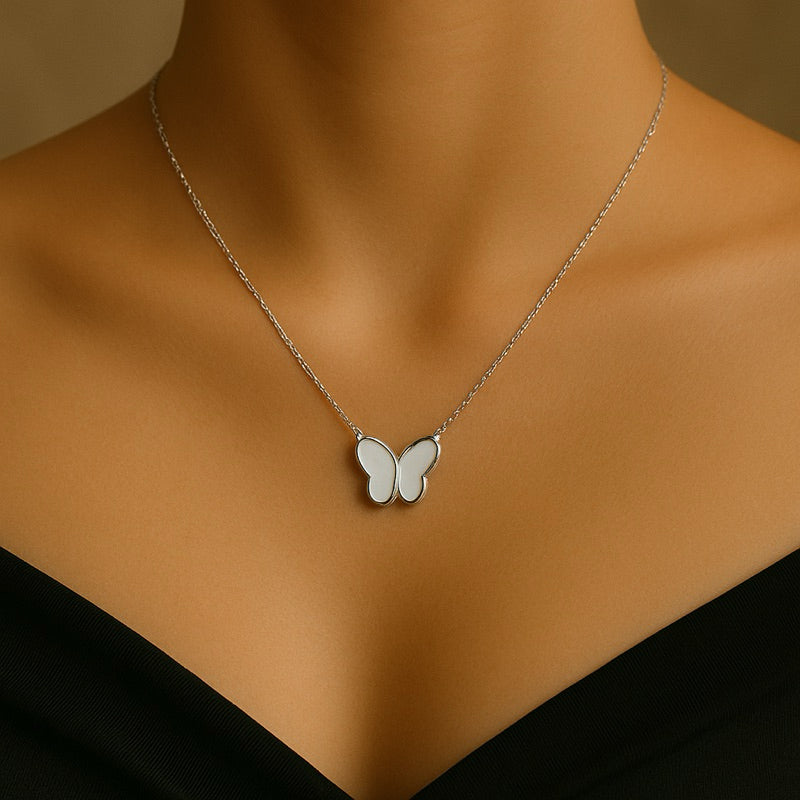 Colar feminino borboleta minimalista - Aço Inoxidável