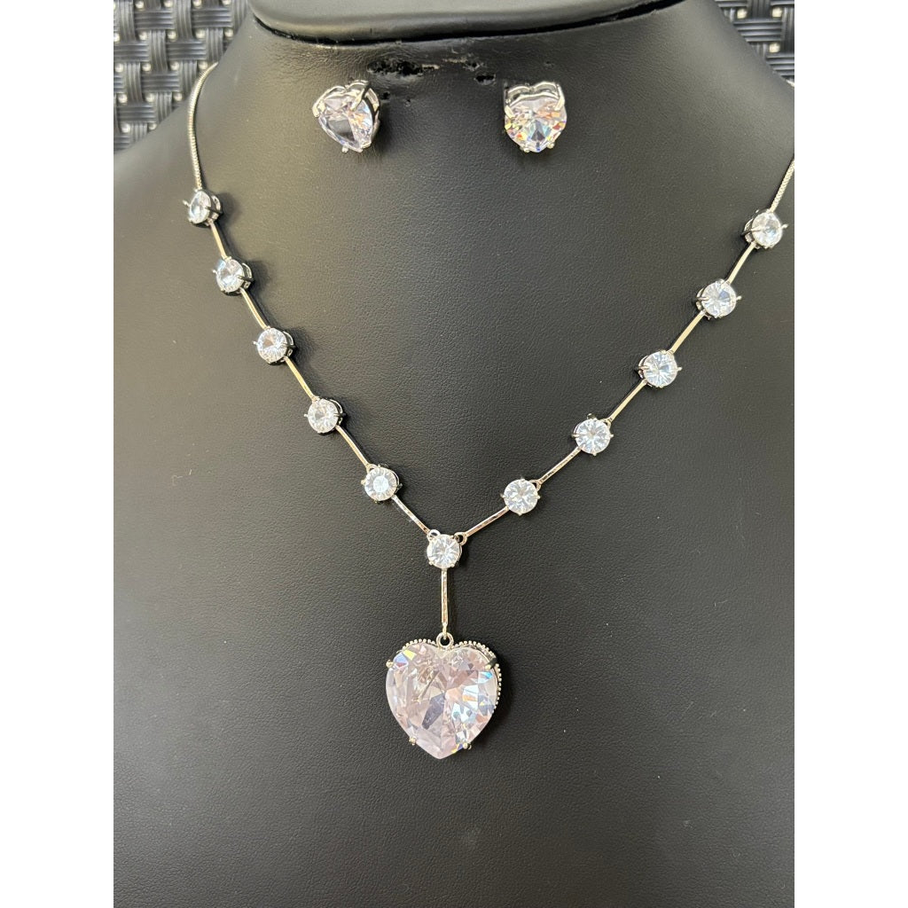 Colar feminino titânic - Pedras em zircônia