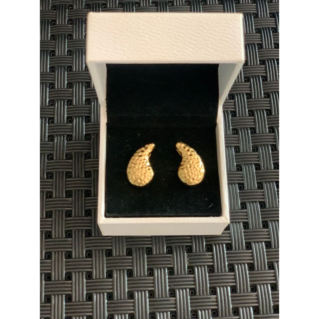 Brinco Feminino em Aço Inoxidável Texturizado - Design Gota Orgânica