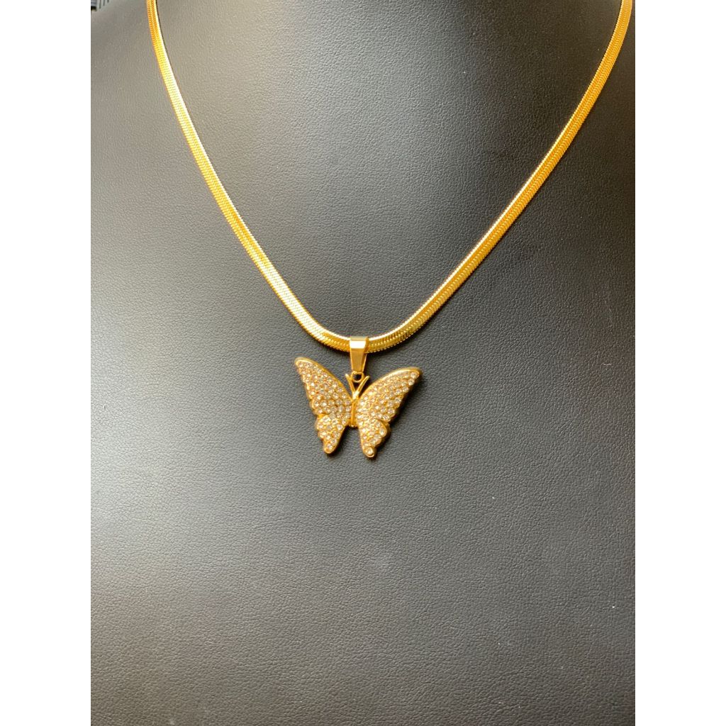 Colar Feminino em Aço Inoxidável com Pingente de Borboleta Cravejada