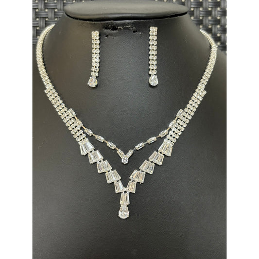 Conjunto Colar + Brincos com Zircônias Lapidadas Estilo Luxo