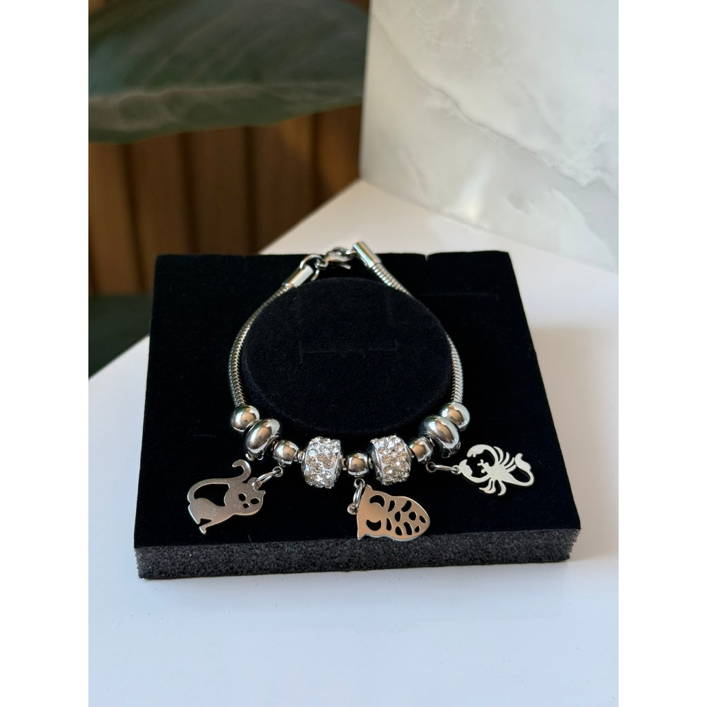 Pulseira feminina berloque em Aço Inoxidável – Elegância e Proteção no seu Estilo