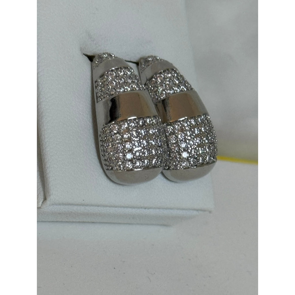 Brinco Gota Luxo Cravejado – Brilho e Sofisticação