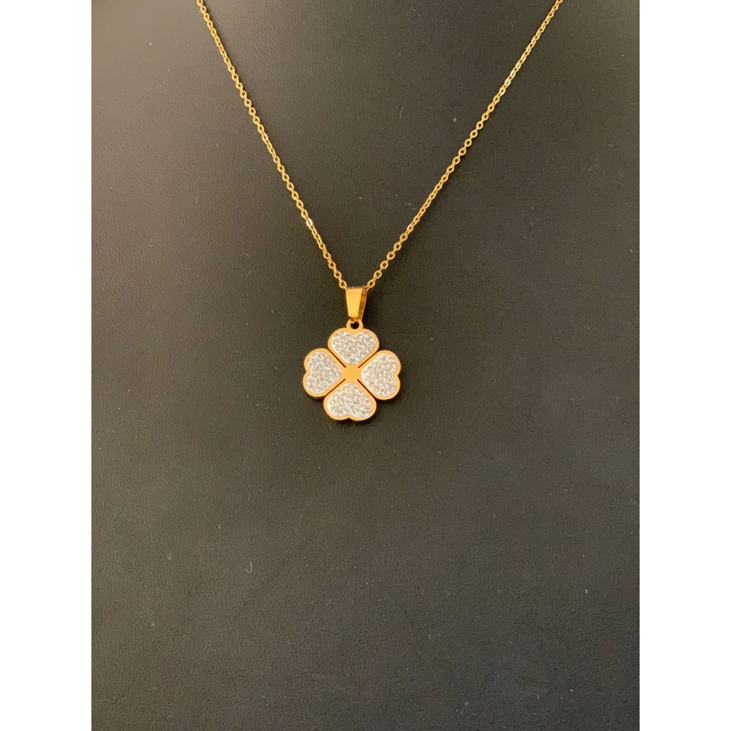 Colar feminino pingente de trevo cravejado - Aço Inoxidável