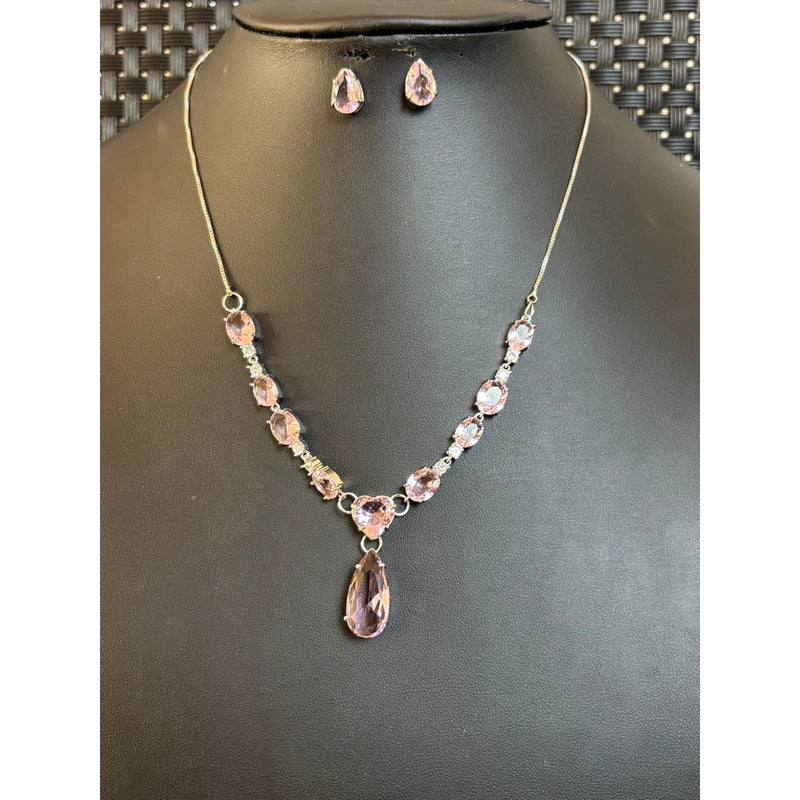 Colar feminino gota e pedras lapidadas