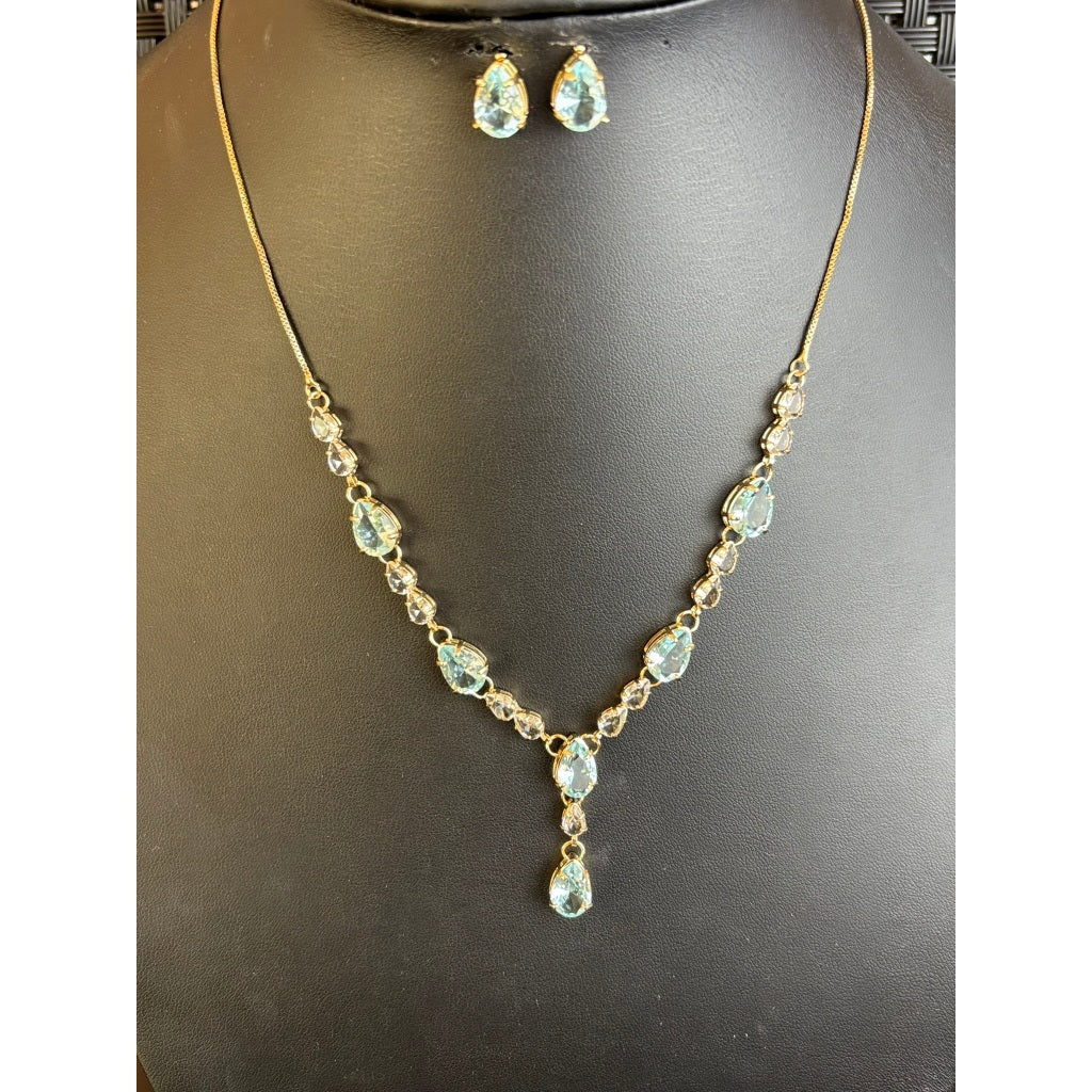 Colar feminino luxo pedras coloridas