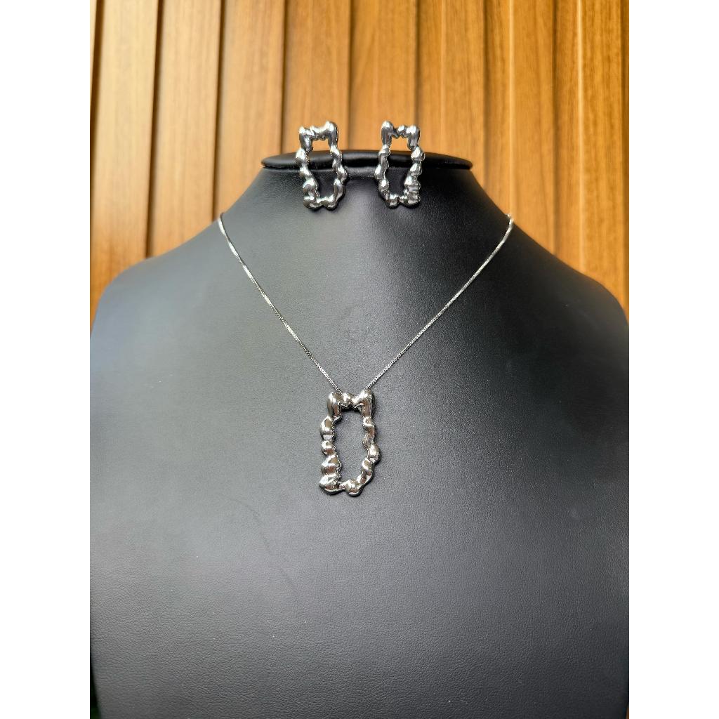 Colar feminino texturizado – Sofisticação e Modernidade em Uma Só Peça!