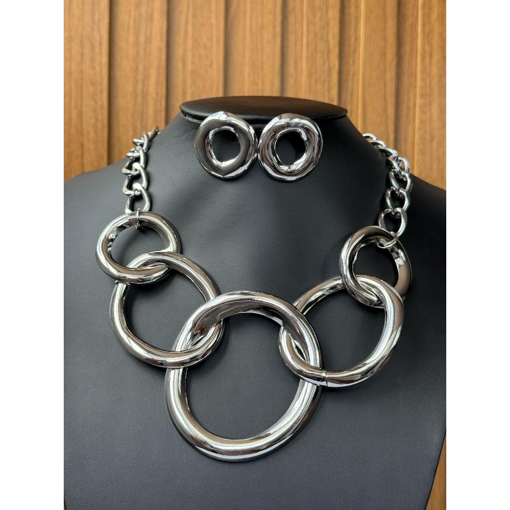 COLAR E BRINCOS MAXI ARGOLAS – SOFISTICAÇÃO E IMPACTO VISUAL