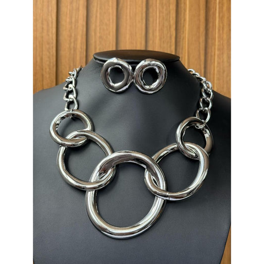 COLAR E BRINCOS MAXI ARGOLAS – SOFISTICAÇÃO E IMPACTO VISUAL