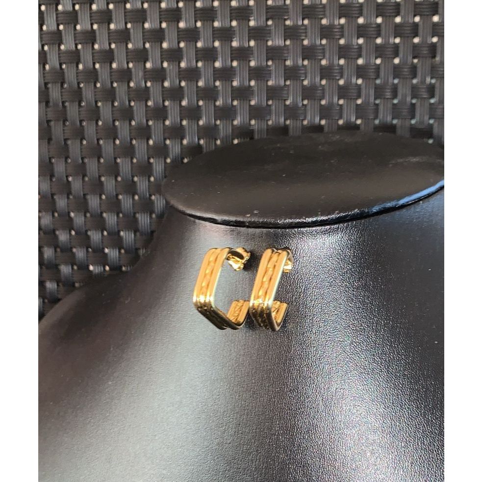 Argola feminina Coraline - Aço inoxidável