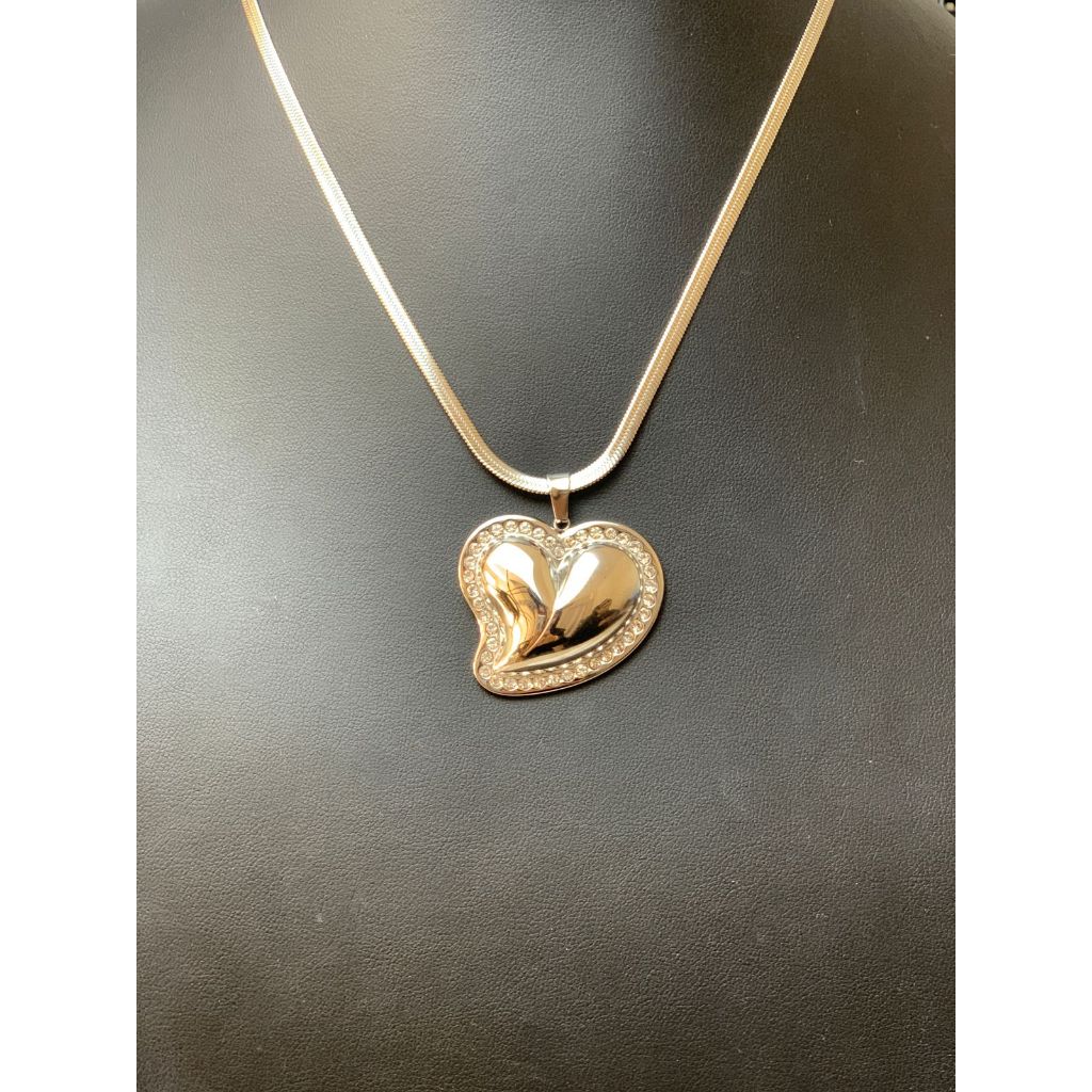 Colar feminino pingente de coração assimétrico cravejado Aço inoxidável