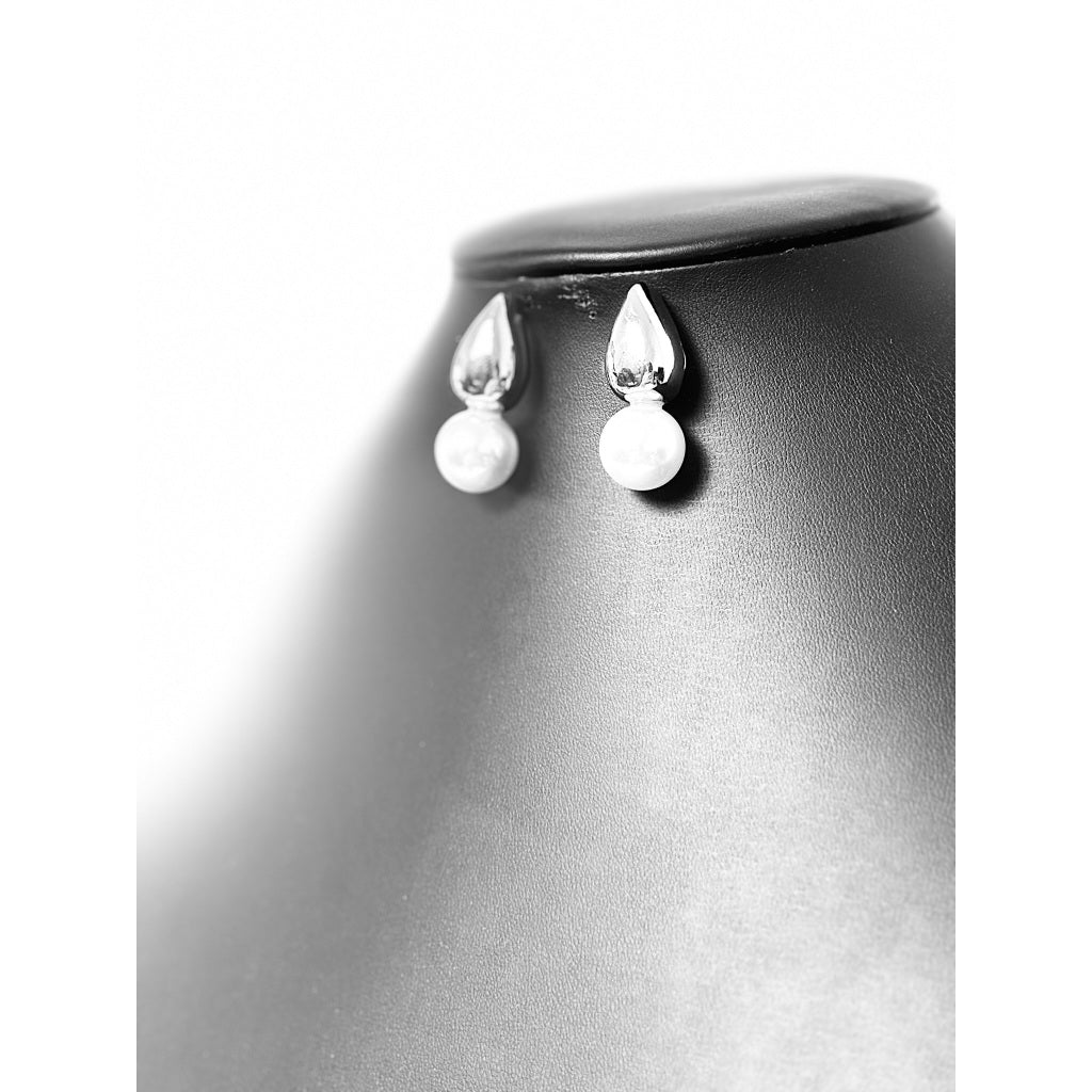 Brinco Dourado e prata com Pérola – Clássico e Elegante