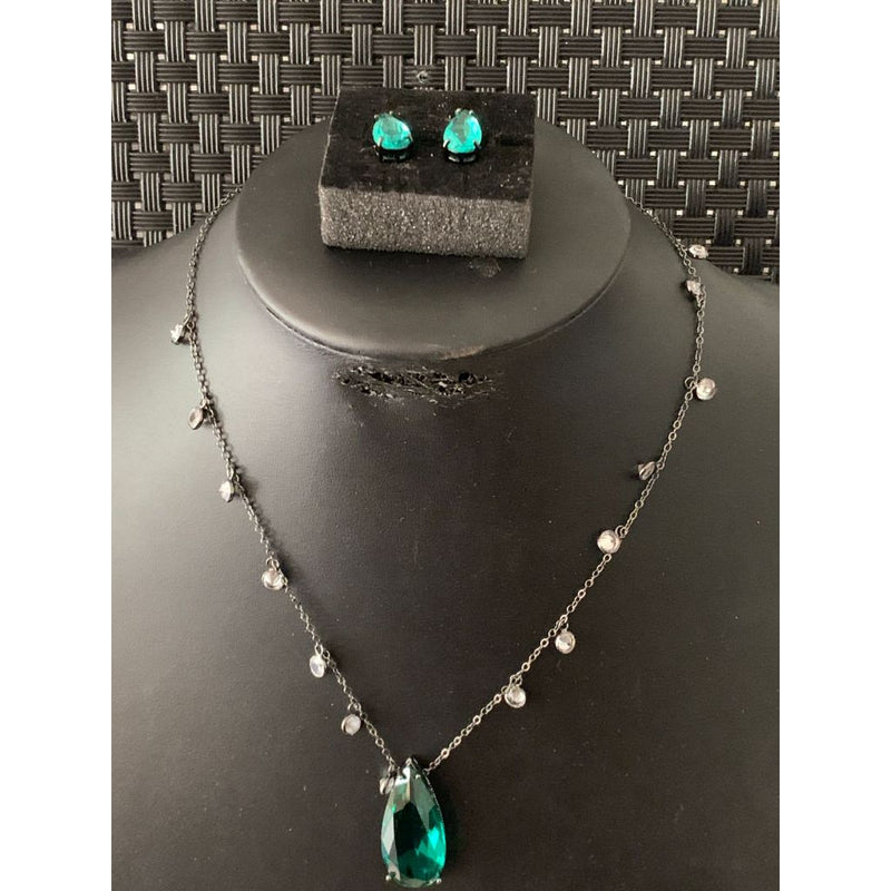 Colar feminino Gota Luxo com Detalhes em Zircônia