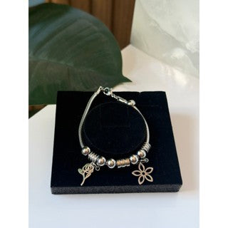 Pulseira feminina berloque em Aço Inoxidável – Elegância e Proteção no seu Estilo