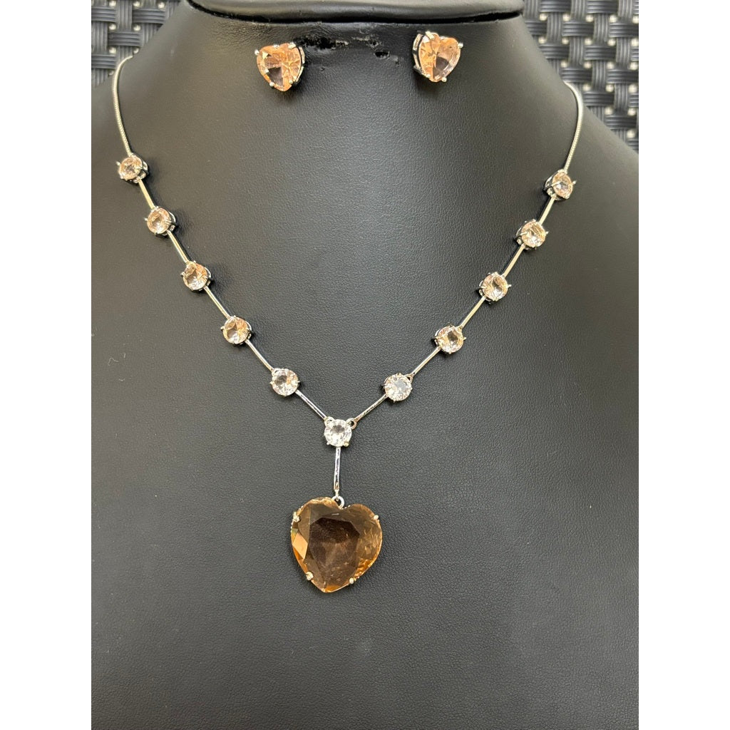 Colar feminino titânic - Pedras em zircônia