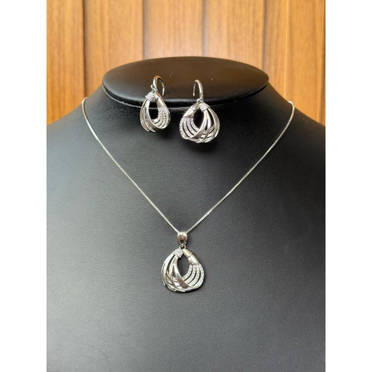 Conjunto Colar e Brincos Clássico Luxo – Elegância e Sofisticação em Cada Detalhe!