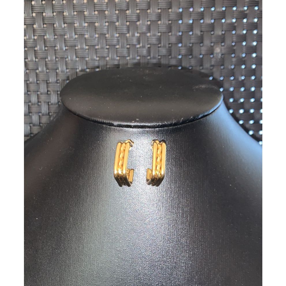 Argola feminina Coraline - Aço inoxidável