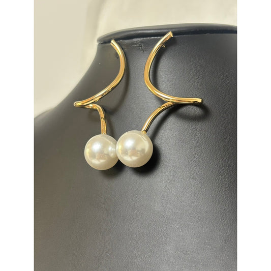 Brinco feminino com Pérola inspiração – Sofisticação e Modernidade