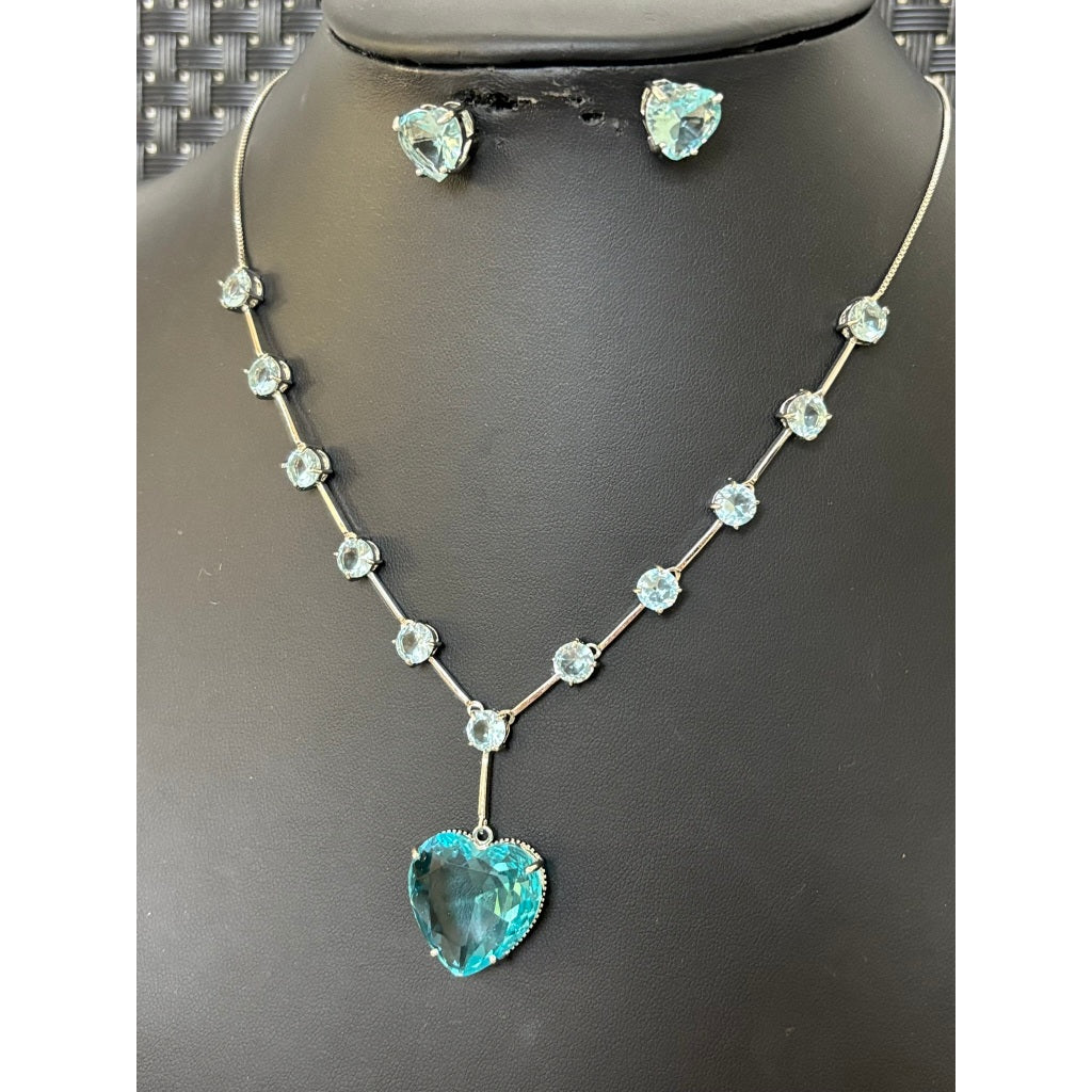 Colar feminino titânic - Pedras em zircônia