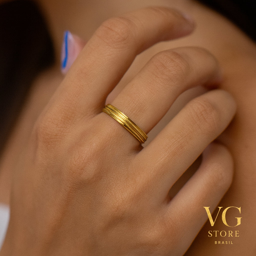 Aliança de Aço Inoxidável Dourada – Beleza e Durabilidade para Eternizar Seu Amor