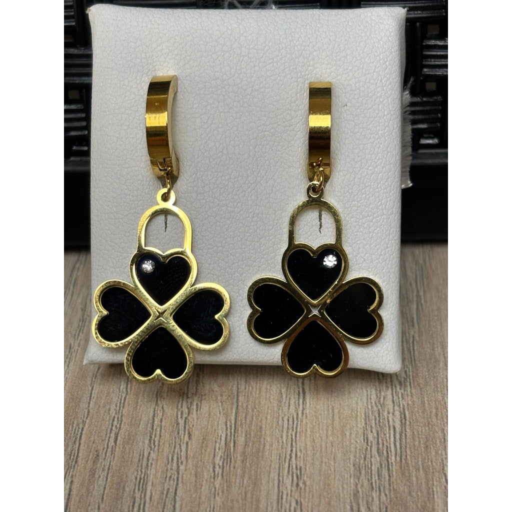 Brinco Feminino Trevo Corações - Aço inoxidável