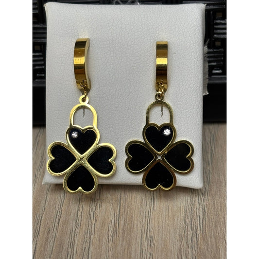 Brinco Feminino Trevo Corações - Aço inoxidável