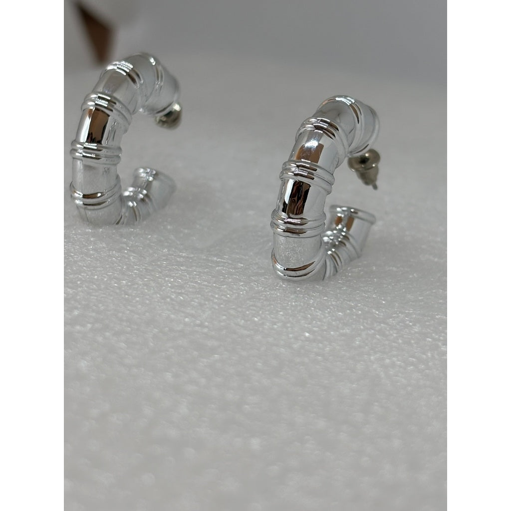 Brinco Argola Bambú – Modernidade e Estilo em Uma Peça Exclusiva