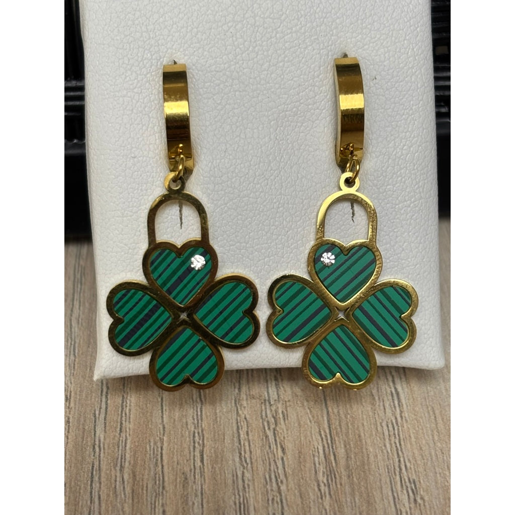 Brinco Feminino Trevo Corações - Aço inoxidável