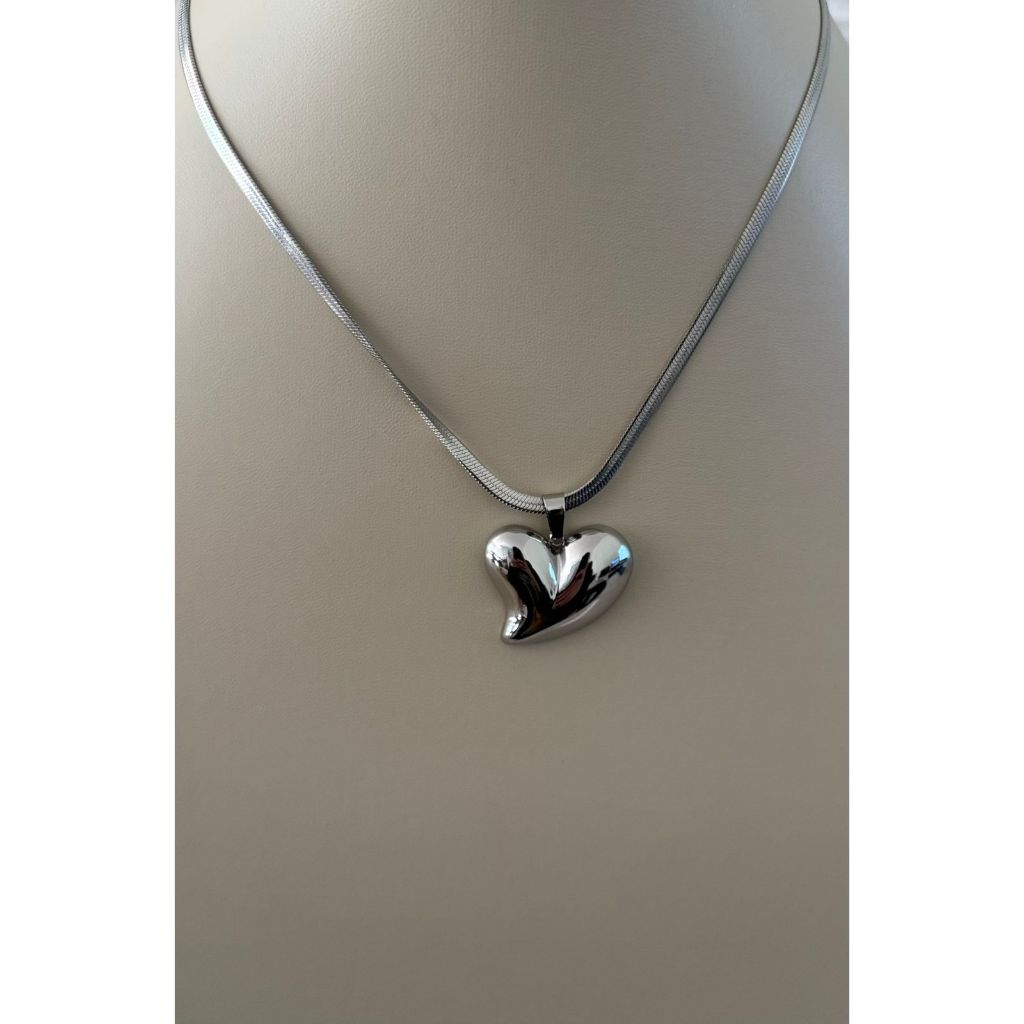 Colar Coração Orgânico em Aço Inoxidável – Impacto e Sofisticação
