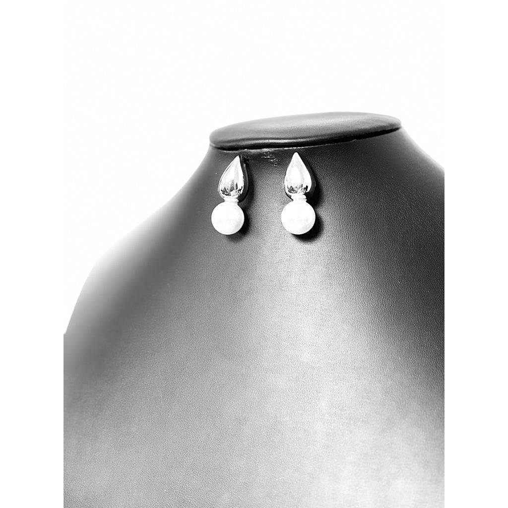 Brinco Pérola Clássico – Elegância Atemporal